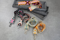 Breiter Taschengurt im Rauten-Design | Boho in Schwarz, Rosa & Grau | verstellbar