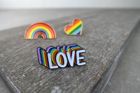 LOVE | bunter Emaille-Pin Schriftzug | Regenbogen Anstecker