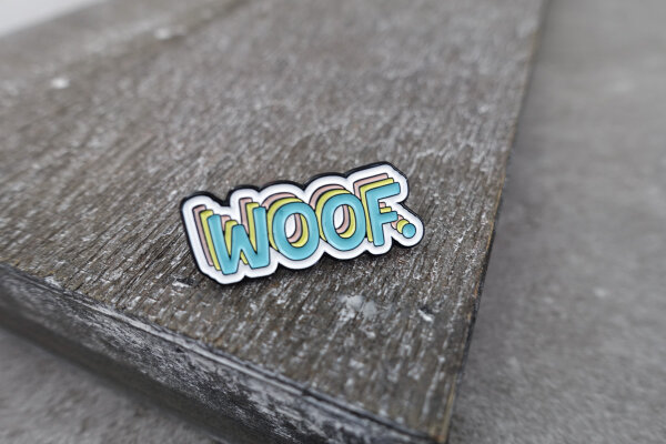 Emaille-Pin "WOOF." | Bunter Anstecker Hund | Wuff | Wau